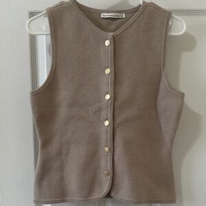 NWOT Button-Up Sleeveless Top